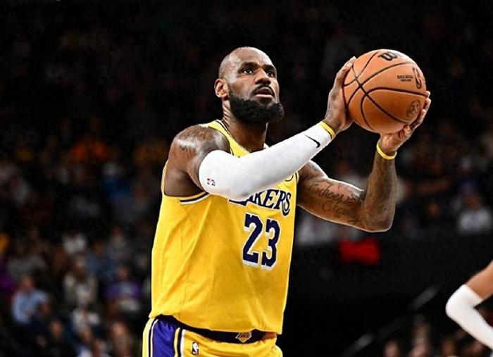 真正的“活化石”！仅剩6支球队，老詹从未在季后赛交手