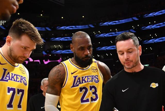 乐鱼电竞官方网-10胜1负防守第一！揭秘湖人变脸冲冠：东皇有两护法