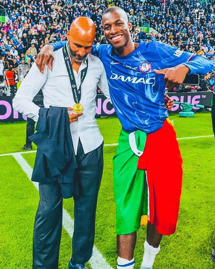 乐鱼体育在线网址-杰克逊经纪人：两赛季30球&amp;amp;蓝军生涯将翻篇 球员预计48小时内转会