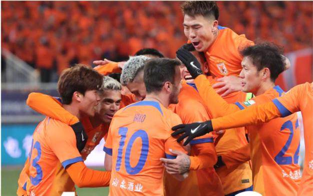 乐意电竞APP下载-【中超】克雷桑闪击贾德松头球 泰山4比2亚泰开门红