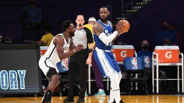 乐鱼体育在线网址-官方MVP榜：詹姆斯继续领跑 利拉德杀入前三